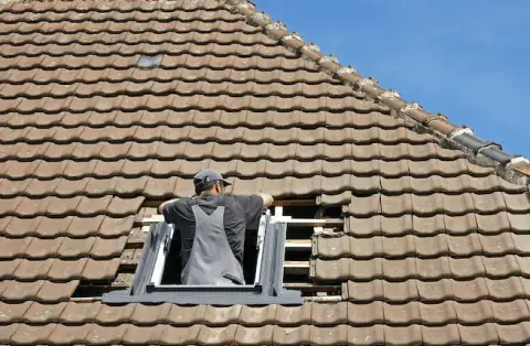 Pose de velux - La Brosse-Montceaux